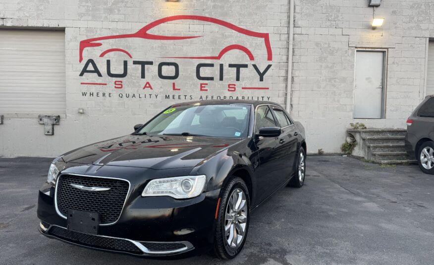 2015 Chrysler 300 Limited photo 1