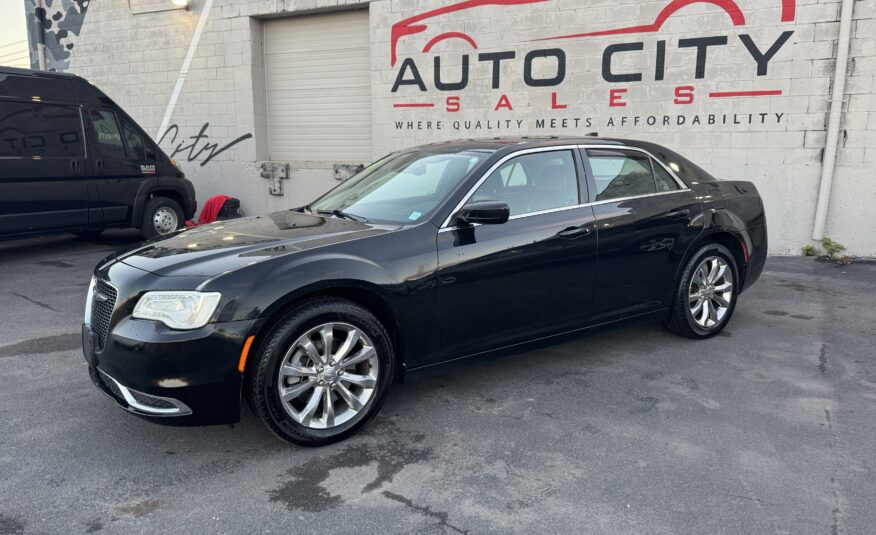 2015 Chrysler 300 Limited photo 2