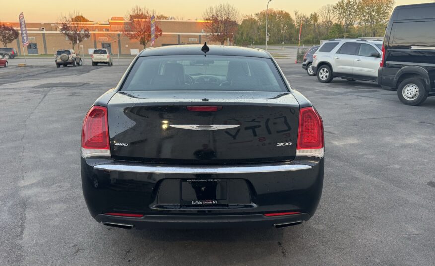 2015 Chrysler 300 Limited photo 5