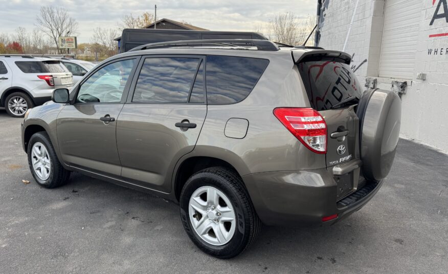 2010 Toyota RAV4 Base photo 4