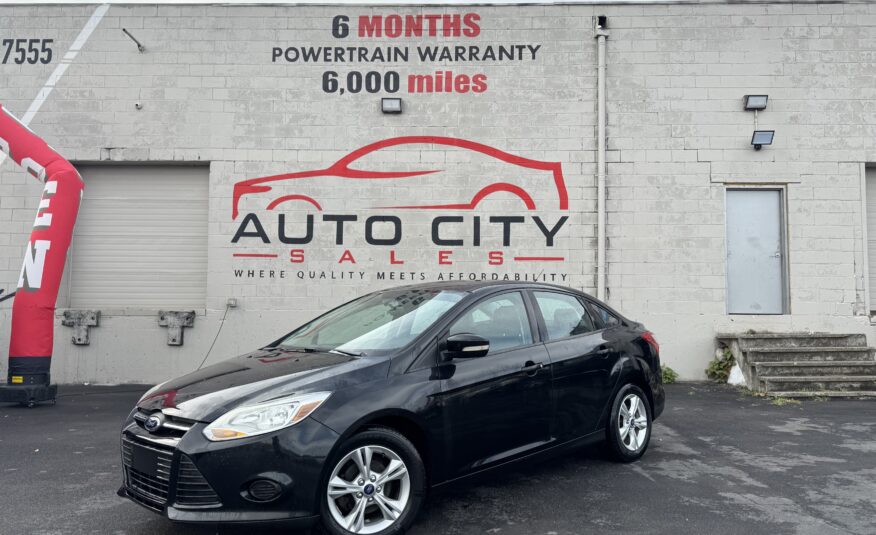 2014 Ford focus SE Sedan 4D