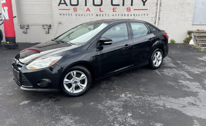 2014 Ford focus SE Sedan 4D