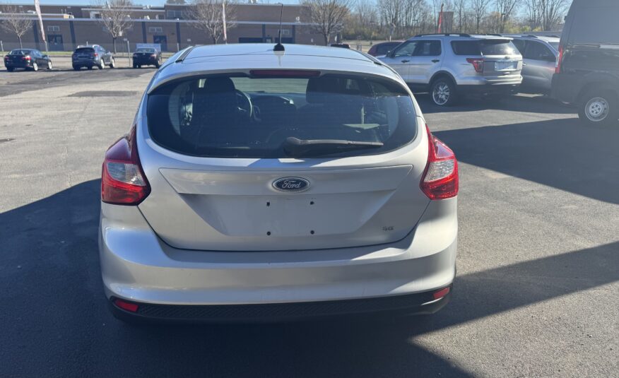 2014 Ford focus SE Hatchback 4D