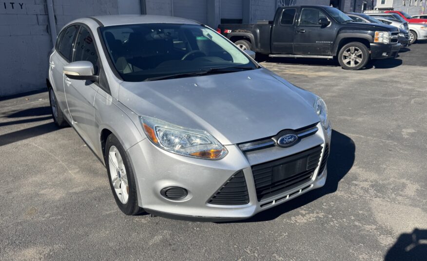 2014 Ford focus SE Hatchback 4D