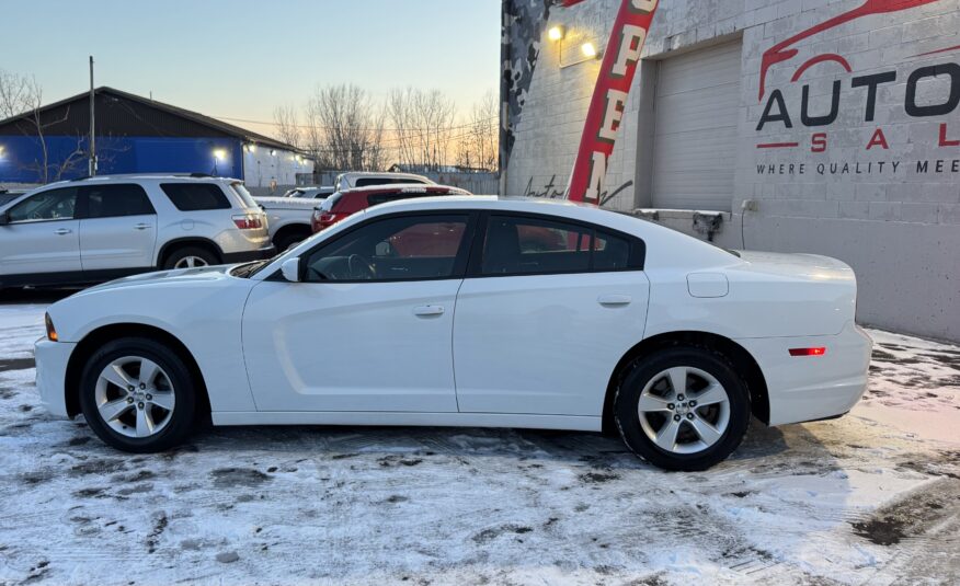 2014 Dodge charger SE Sedan 4D