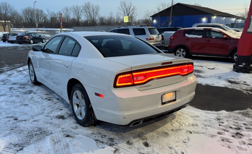 2014 Dodge charger SE Sedan 4D