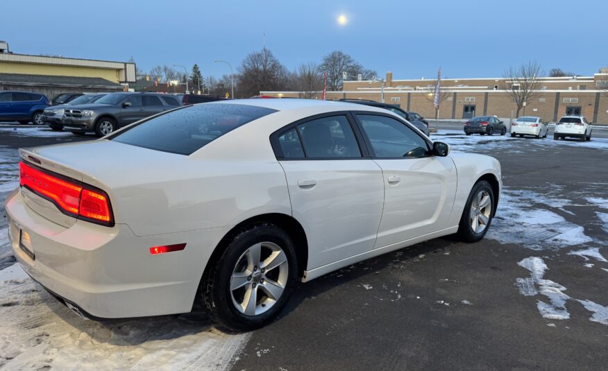 2014 Dodge charger SE Sedan 4D