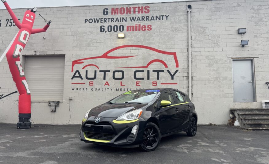 2016 Toyota prius c Persona Series Hatchback 4D