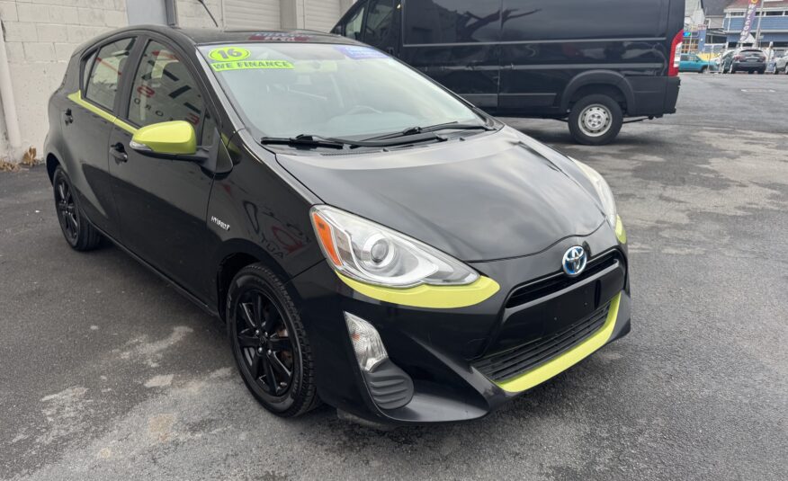 2016 Toyota prius c Persona Series Hatchback 4D