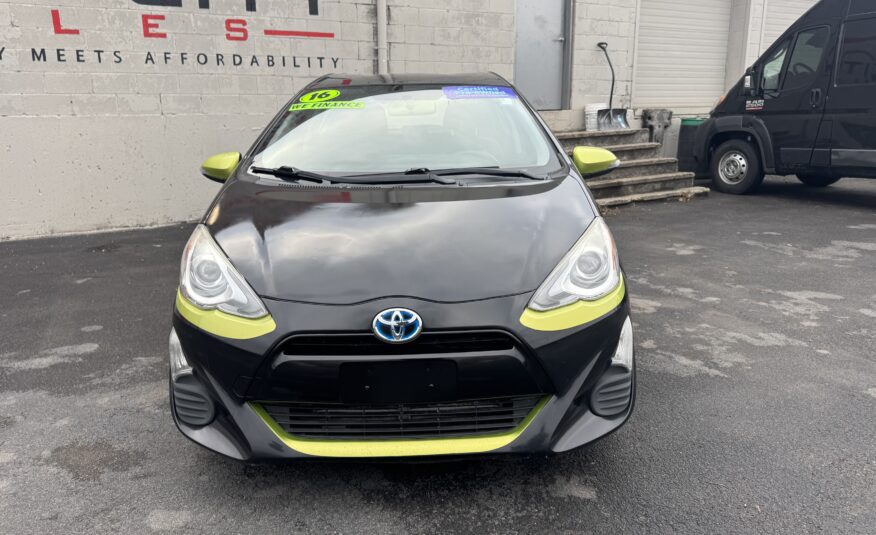 2016 Toyota prius c Persona Series Hatchback 4D