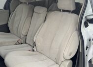 2011 Toyota sienna LE Minivan 4D