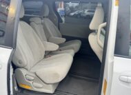 2011 Toyota sienna LE Minivan 4D