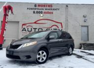 2011 Toyota sienna LE Minivan 4D