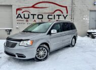 2013 Chrysler town & country Touring-L Minivan