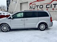 2013 Chrysler town & country Touring-L Minivan