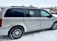 2013 Chrysler town & country Touring-L Minivan